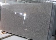 Tejas modulares de la cocina del granito del tamaño del OEM, tejas grises del cuarto de baño del granito del hotel